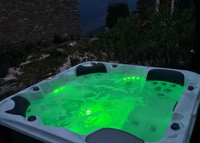 Domaine Colonna Santini ,chambre D Hotes Piscine, Bed & Breakfast