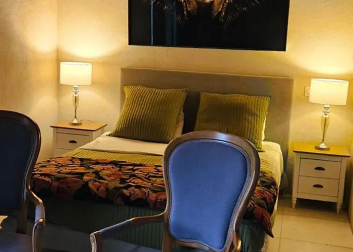 Domaine Colonna Santini ,chambre D Hotes Piscine, Bed & Breakfast